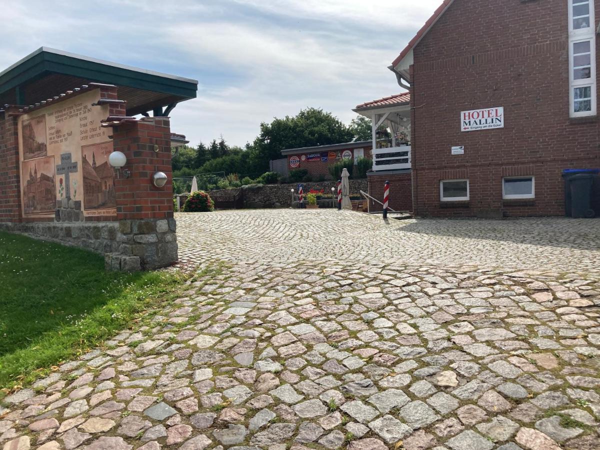 Hotel Am Schlosspark Mallin Zewnętrze zdjęcie